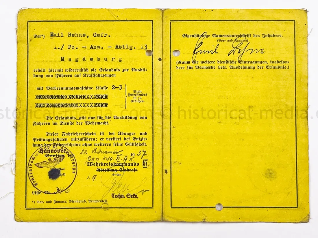 SOLDBUCH & DOCUMENT GROUPING - STURMGESCHÜTZ ABTEILUNG 904 - GOLD WOUND BADGE