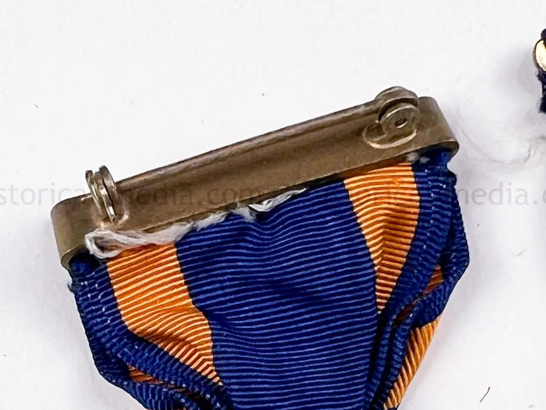 US WWII DFC & AIR MEDAL GROUPING - LT. CHARLES A. HUGGINS - 94th BOMB GROUP