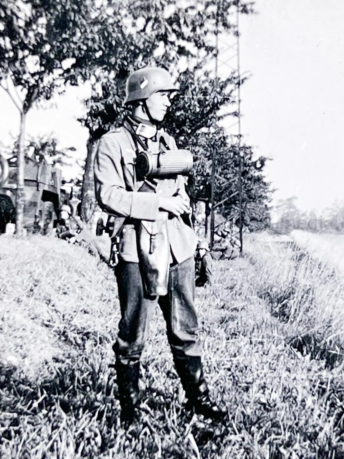 GERMAN ARMY PHOTO ALBUM - SUDETENLAND CAMPAIGN - NICE!