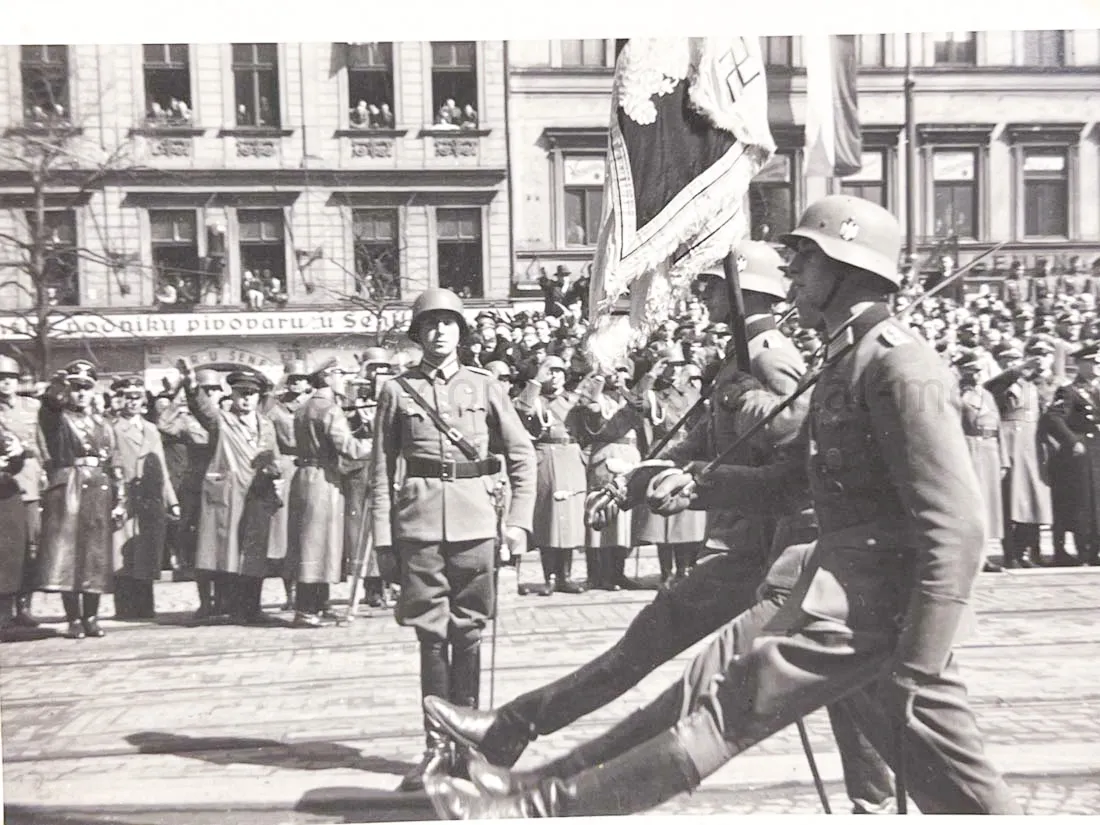 GERMAN ARMY PHOTO ALBUM - SUDETENLAND CAMPAIGN - NICE!