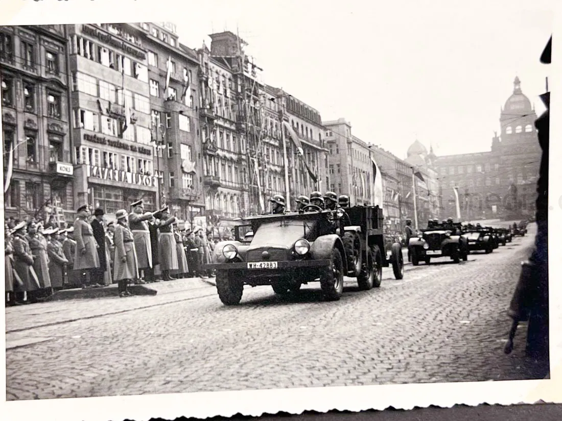 GERMAN ARMY PHOTO ALBUM - SUDETENLAND CAMPAIGN - NICE!