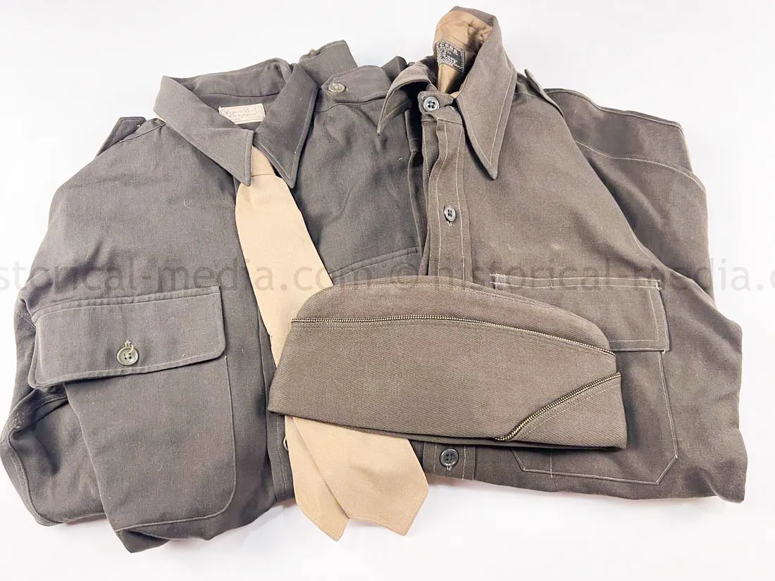 EXTENSIVE US WWII AIR CORPS A-2 GROUPING - MAJOR - 317TH TROOP CARRIER GROUP