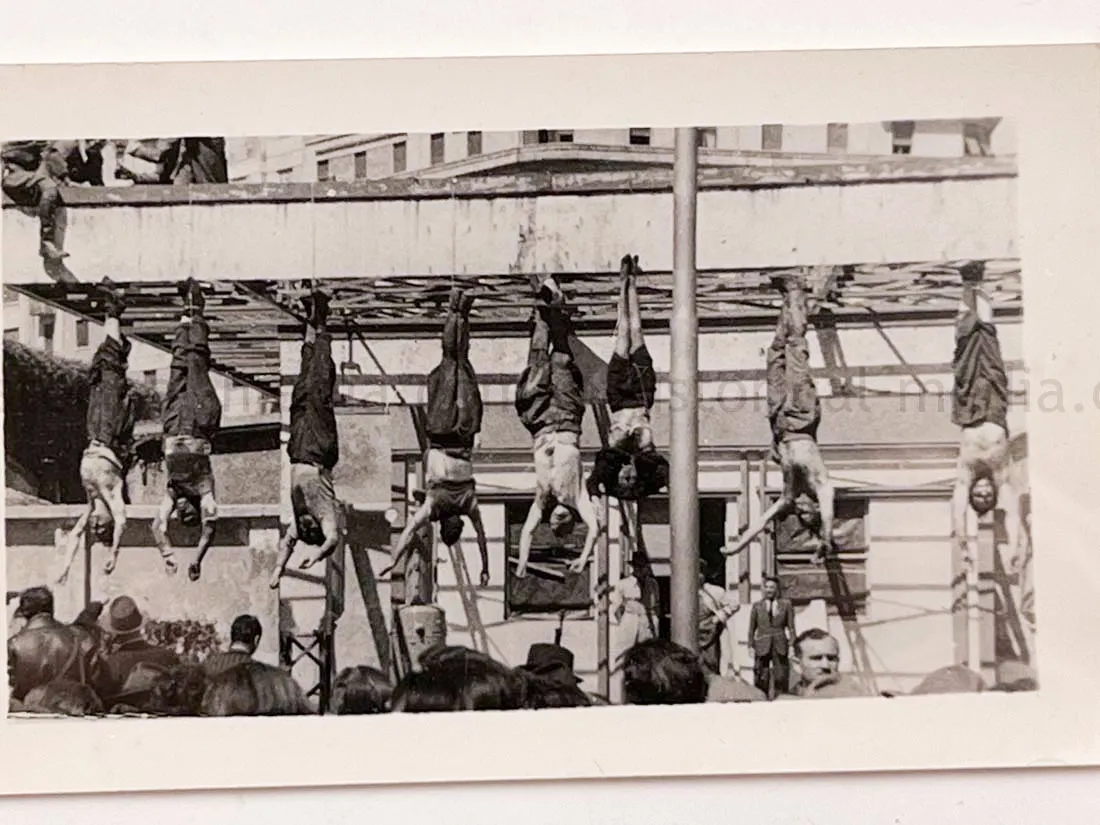 US GI WWII PHOTO GROUPING - BUCHENWALD CONCENTRATION CAMP, MUSSOLINI, AIRCRAFT, TANKS