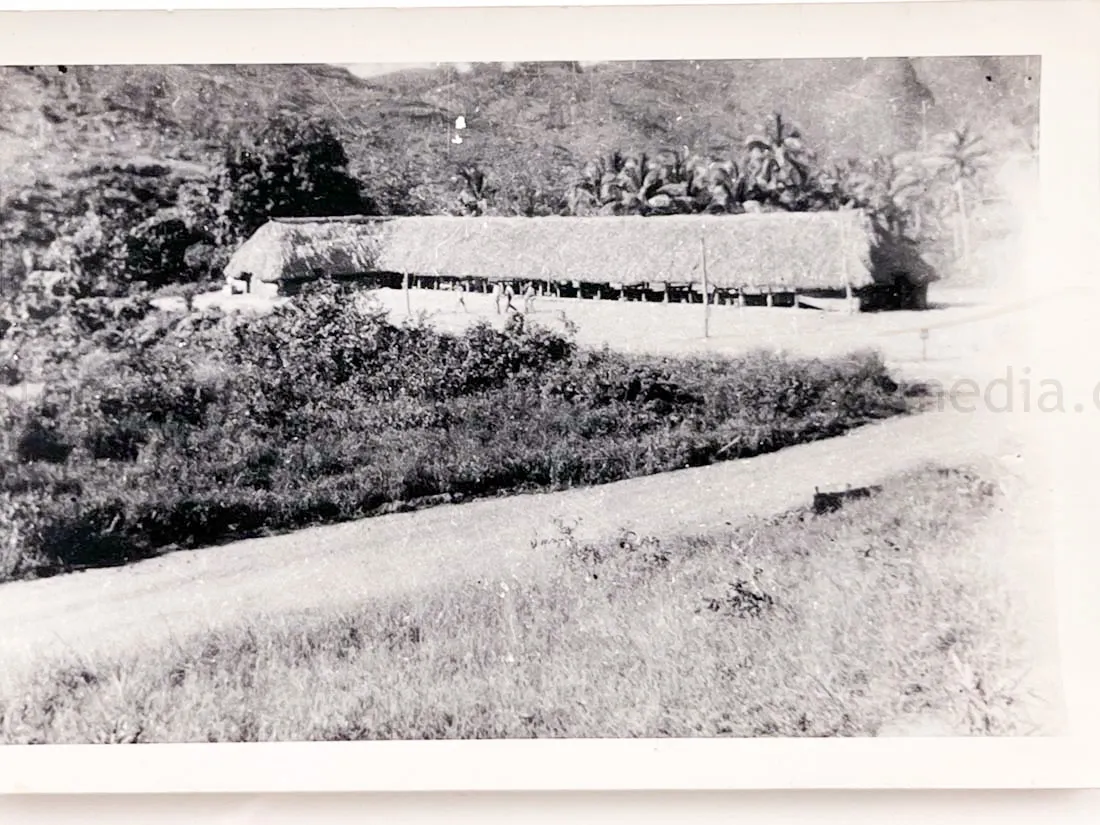 US GI WWII PHOTO GROUPING - BUCHENWALD CONCENTRATION CAMP, MUSSOLINI, AIRCRAFT, TANKS