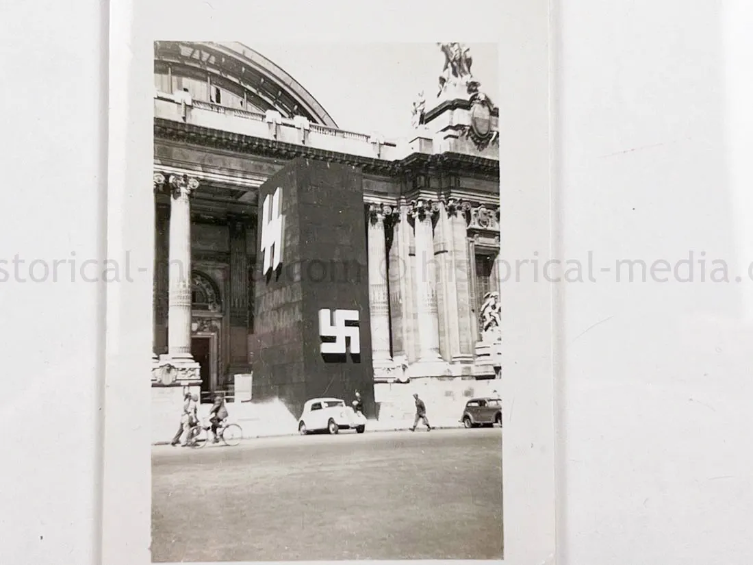 US GI WWII PHOTO GROUPING - BUCHENWALD CONCENTRATION CAMP, MUSSOLINI, AIRCRAFT, TANKS