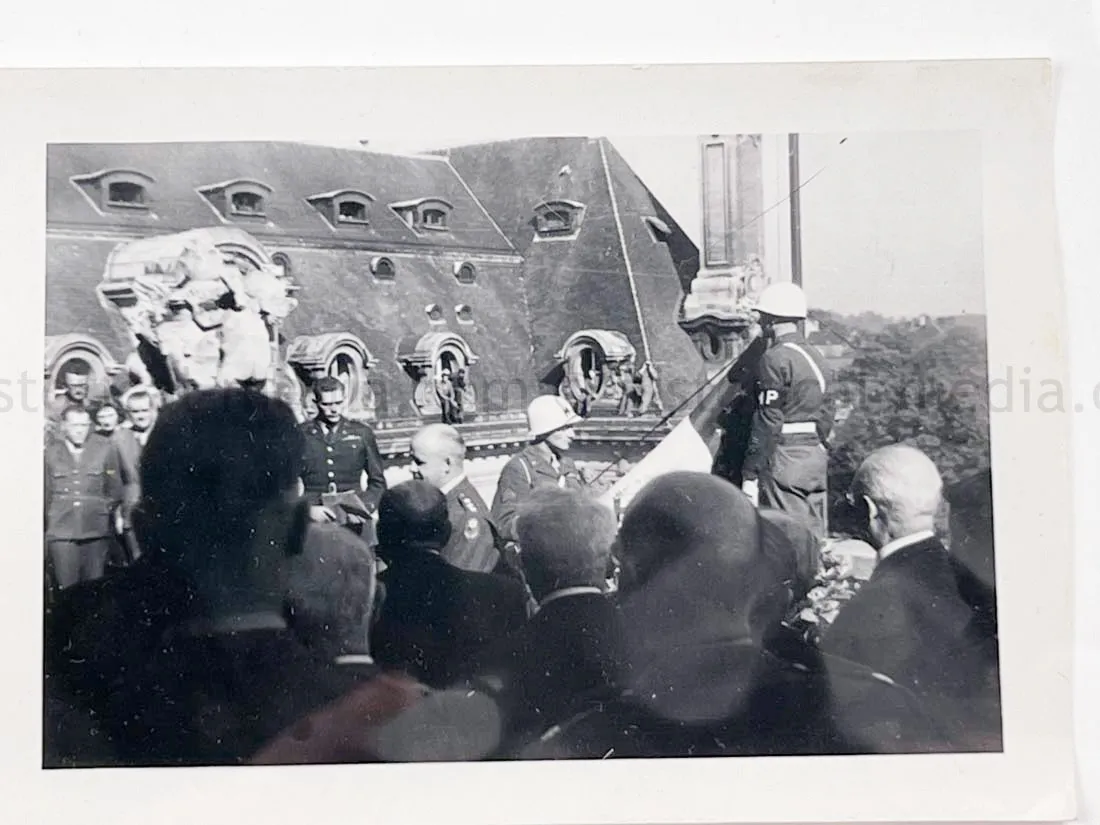 US GI WWII PHOTO GROUPING - BUCHENWALD CONCENTRATION CAMP, MUSSOLINI, AIRCRAFT, TANKS