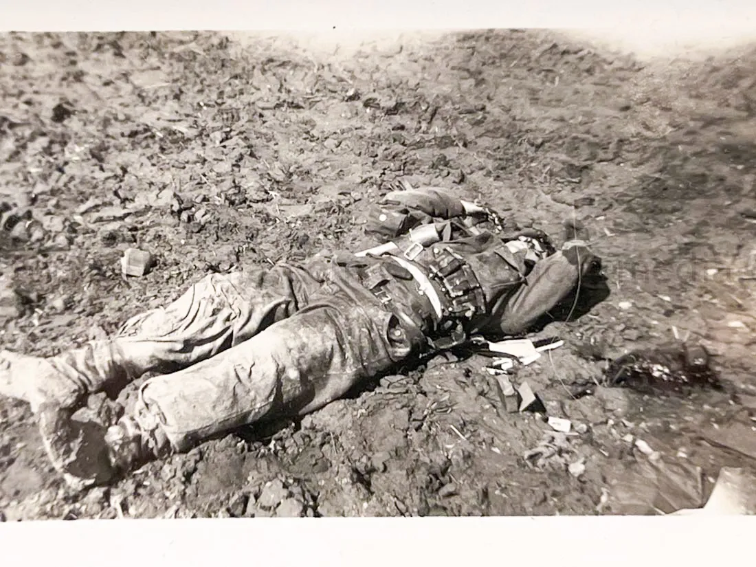 US GI WWII PHOTO GROUPING - BUCHENWALD CONCENTRATION CAMP, MUSSOLINI, AIRCRAFT, TANKS