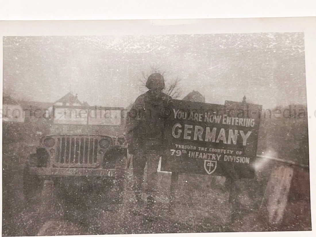 US GI WWII PHOTO GROUPING - BUCHENWALD CONCENTRATION CAMP, MUSSOLINI, AIRCRAFT, TANKS
