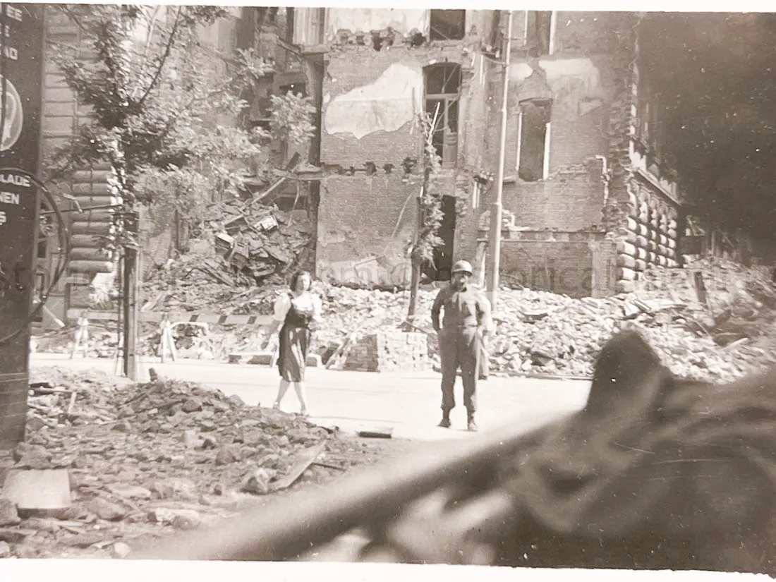 US GI WWII PHOTO GROUPING - BUCHENWALD CONCENTRATION CAMP, MUSSOLINI, AIRCRAFT, TANKS