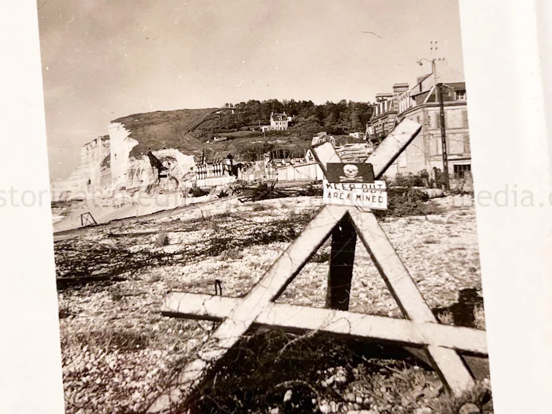 US GI WWII PHOTO GROUPING - BUCHENWALD CONCENTRATION CAMP, MUSSOLINI, AIRCRAFT, TANKS