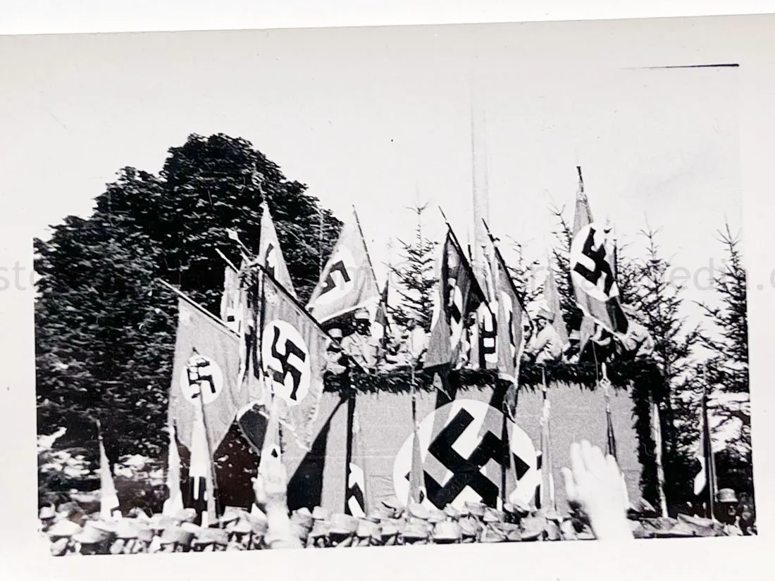 US GI WWII PHOTO GROUPING - BUCHENWALD CONCENTRATION CAMP, MUSSOLINI, AIRCRAFT, TANKS