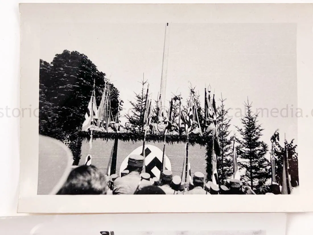 US GI WWII PHOTO GROUPING - BUCHENWALD CONCENTRATION CAMP, MUSSOLINI, AIRCRAFT, TANKS