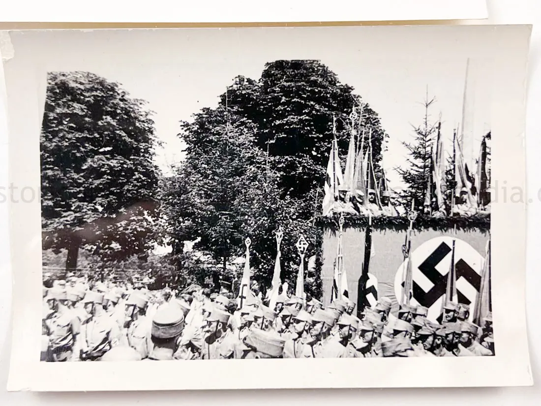 US GI WWII PHOTO GROUPING - BUCHENWALD CONCENTRATION CAMP, MUSSOLINI, AIRCRAFT, TANKS
