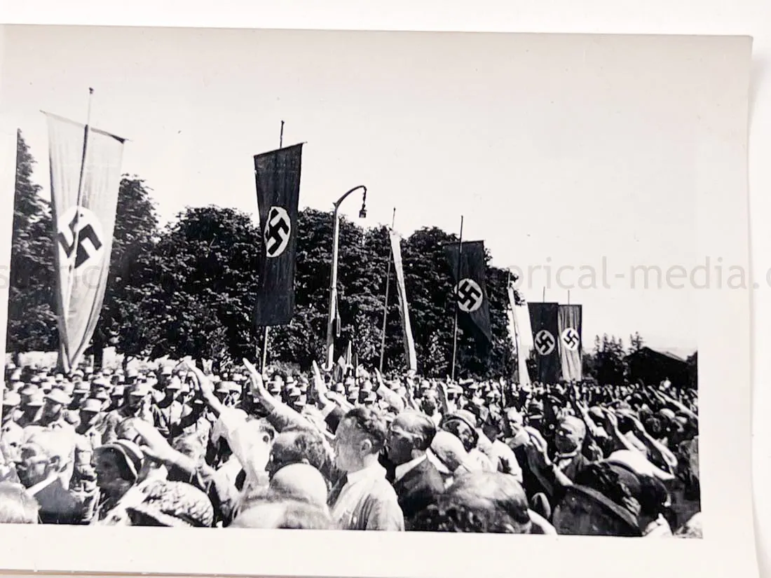 US GI WWII PHOTO GROUPING - BUCHENWALD CONCENTRATION CAMP, MUSSOLINI, AIRCRAFT, TANKS