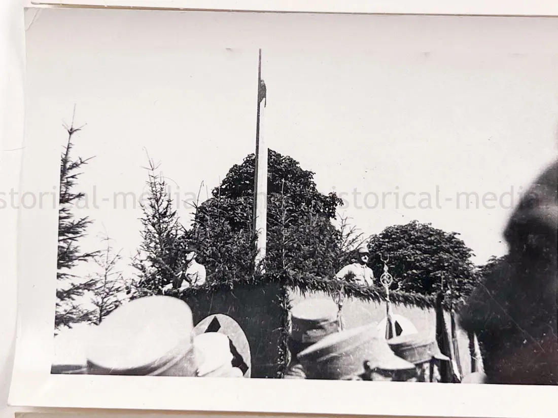 US GI WWII PHOTO GROUPING - BUCHENWALD CONCENTRATION CAMP, MUSSOLINI, AIRCRAFT, TANKS
