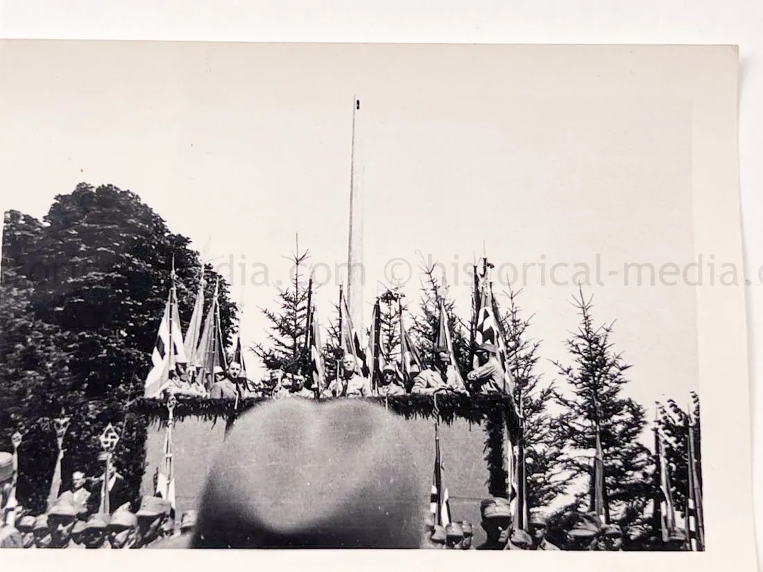 US GI WWII PHOTO GROUPING - BUCHENWALD CONCENTRATION CAMP, MUSSOLINI, AIRCRAFT, TANKS