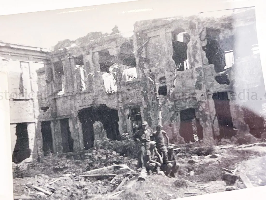 US GI WWII PHOTO GROUPING - BUCHENWALD CONCENTRATION CAMP, MUSSOLINI, AIRCRAFT, TANKS
