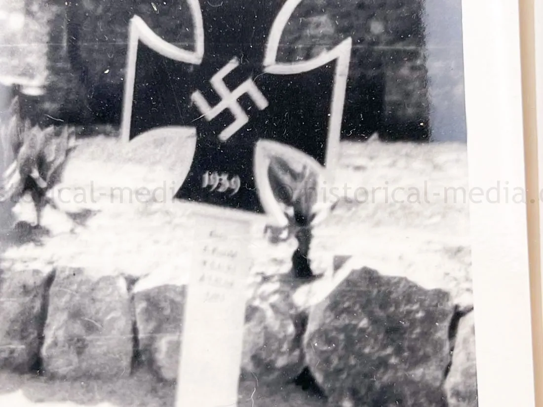 US GI WWII PHOTO GROUPING - BUCHENWALD CONCENTRATION CAMP, MUSSOLINI, AIRCRAFT, TANKS