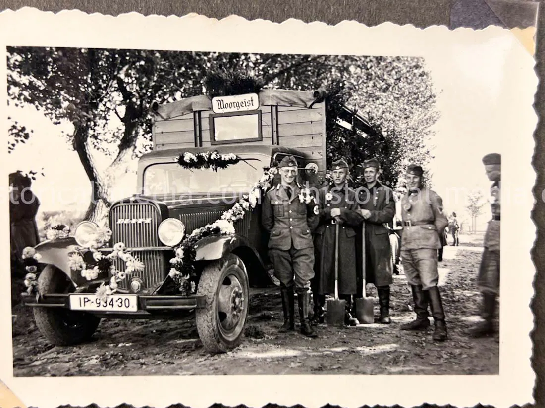 GERMAN ARMY SOLDBUCH & PHOTO ALBUM GROUPING - 21. PANZER DIVISION - AFRIKAKORPS
