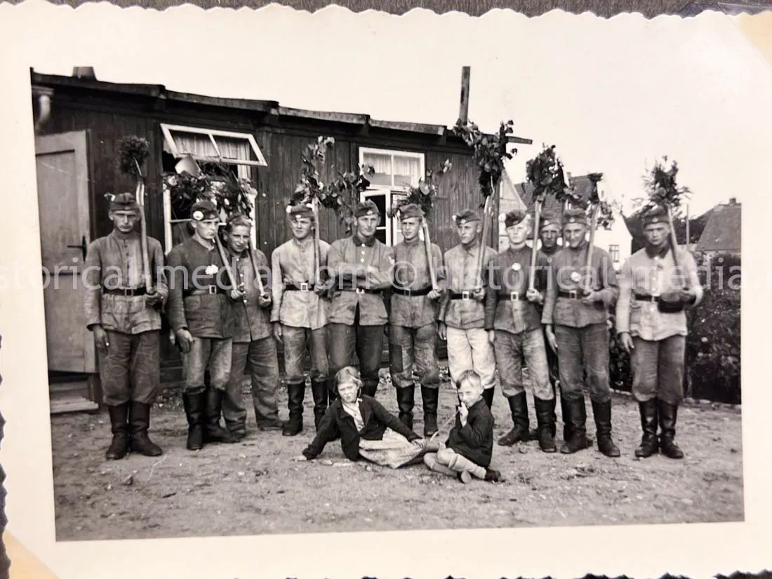 GERMAN ARMY SOLDBUCH & PHOTO ALBUM GROUPING - 21. PANZER DIVISION - AFRIKAKORPS