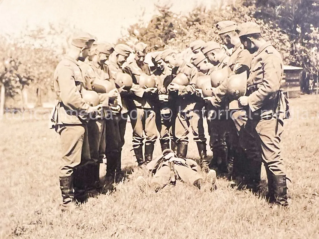 GERMAN ARMY PHOTO ALBUM - HITLER PHOTOS - SUDETENLAND, POLAND, WARSAW GHETTO - TOP!