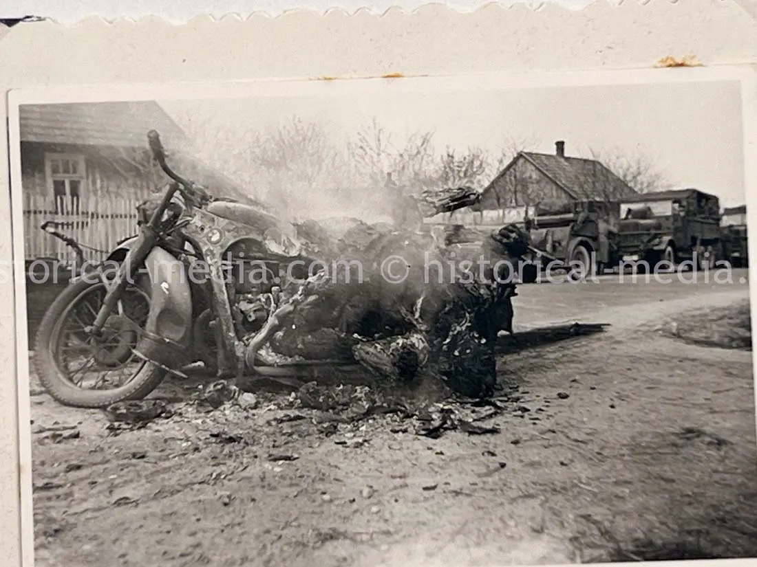 GERMAN ARMY PHOTO ALBUM - 23. PANZER DIVISION - POLAND & RUSSIA CAMPAIGN - ZAMOSC GHETTO - NICE!