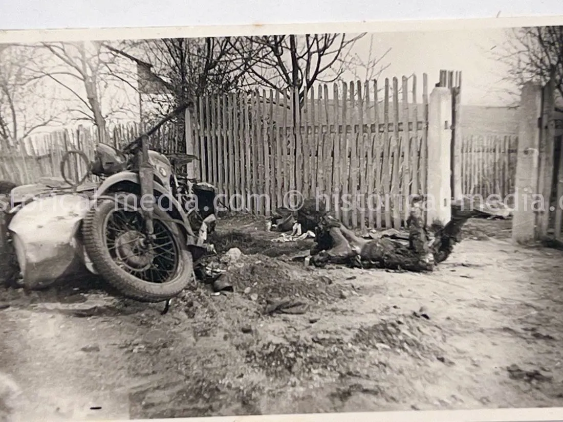 GERMAN ARMY PHOTO ALBUM - 23. PANZER DIVISION - POLAND & RUSSIA CAMPAIGN - ZAMOSC GHETTO - NICE!
