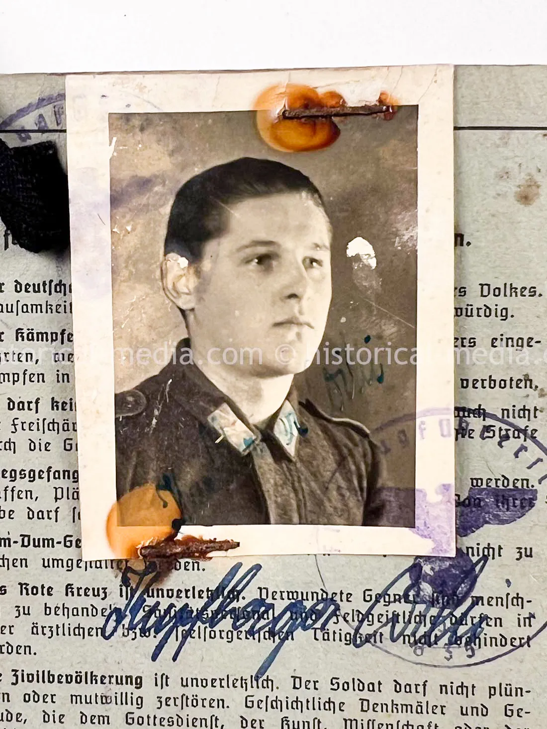 AMAZING HITLER JUGEND PHOTO, CUFFTITLE, SOLDBUCH & DOCUMENT GROUPING + LATE WAR KIA - 277. VOLKS-GRENADIER-DIVISION