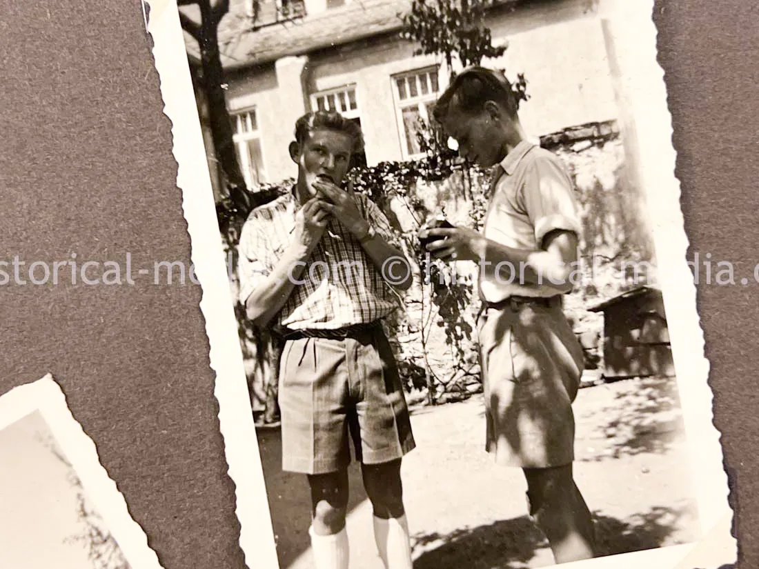 AMAZING HITLER JUGEND PHOTO, CUFFTITLE, SOLDBUCH & DOCUMENT GROUPING + LATE WAR KIA - 277. VOLKS-GRENADIER-DIVISION