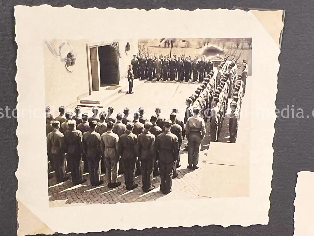 AMAZING HITLER JUGEND PHOTO, CUFFTITLE, SOLDBUCH & DOCUMENT GROUPING + LATE WAR KIA - 277. VOLKS-GRENADIER-DIVISION