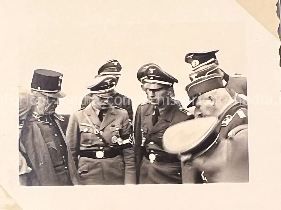 AMAZING HITLER JUGEND PHOTO, CUFFTITLE, SOLDBUCH & DOCUMENT GROUPING + LATE WAR KIA - 277. VOLKS-GRENADIER-DIVISION