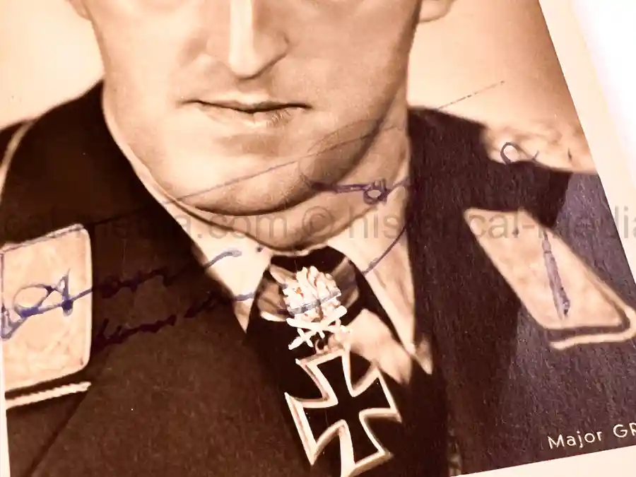 WARTIME KNIGHTS CROSS WINNER PORTRAIT & SIGNATURE - HERMANN GRAF
