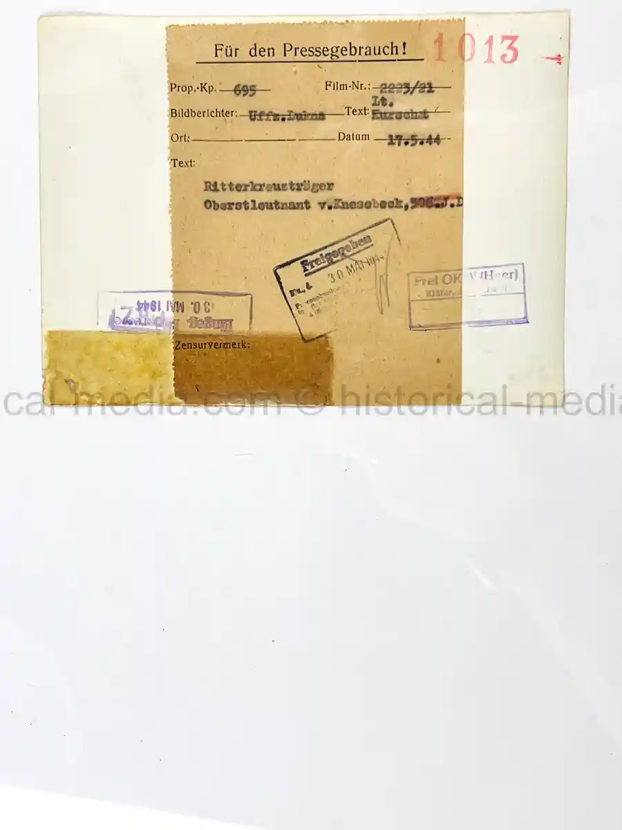 GERMAN KNIGHTS CROSS WINNER PRESS PHOTO - KLAUS VON DEM KNESEBECK