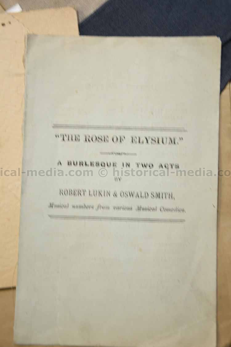 BRITISH WWII PHOTO & DOCUMENT GROUPING - OFFICER ROYAL BERKSHIRES