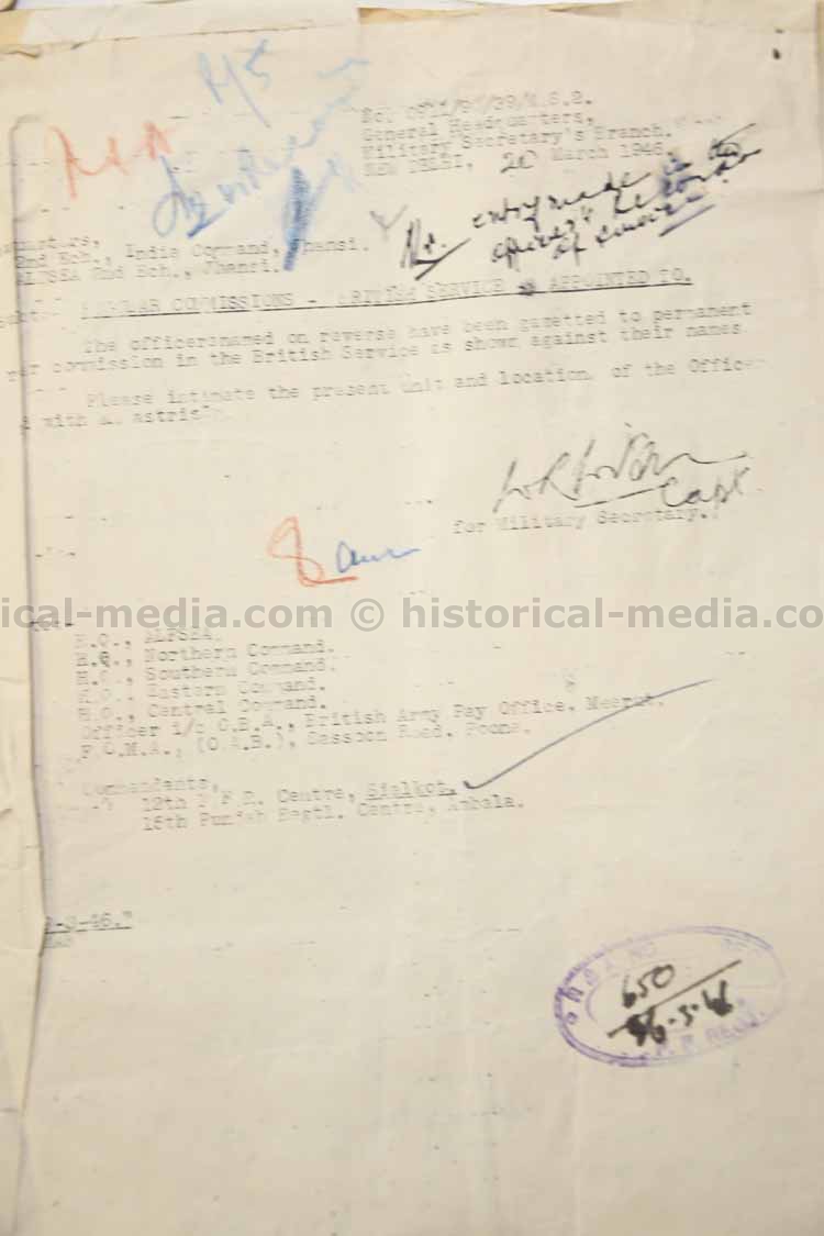 BRITISH WWII PHOTO & DOCUMENT GROUPING - OFFICER ROYAL BERKSHIRES