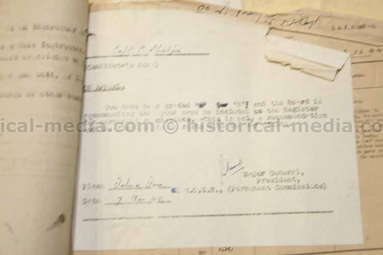 BRITISH WWII PHOTO & DOCUMENT GROUPING - OFFICER ROYAL BERKSHIRES