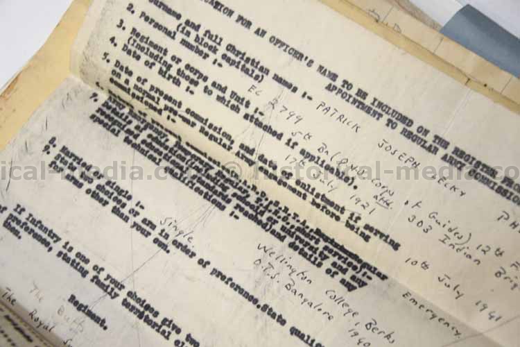 BRITISH WWII PHOTO & DOCUMENT GROUPING - OFFICER ROYAL BERKSHIRES