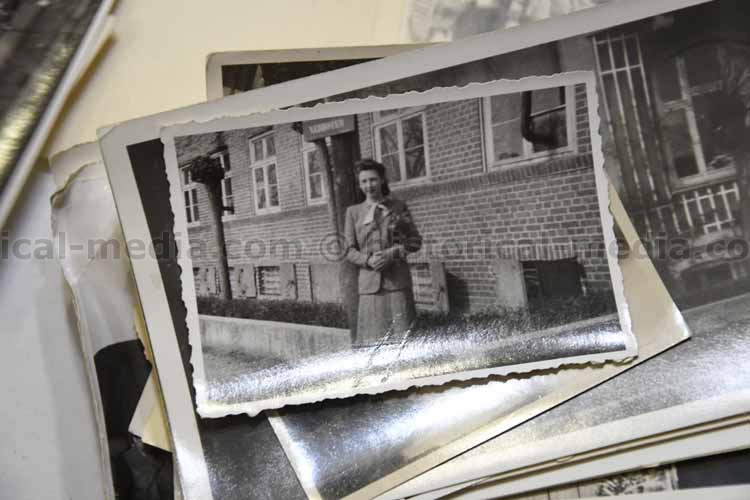 WWII BRITISH WREN PHOTO GROUPING