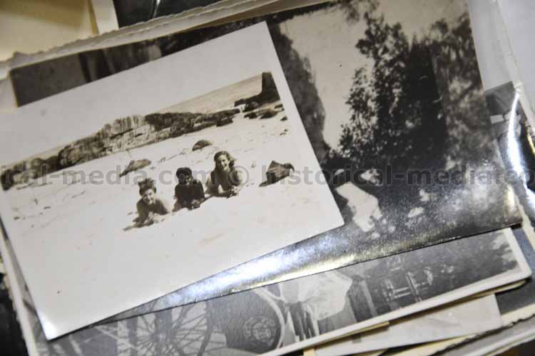 WWII BRITISH WREN PHOTO GROUPING