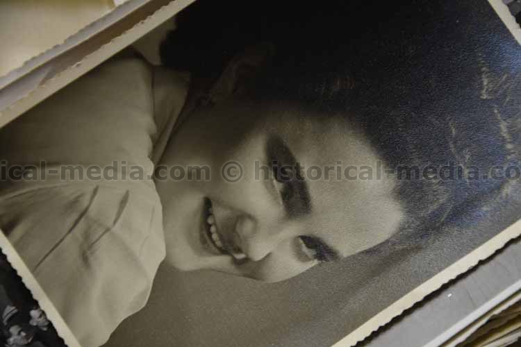 WWII BRITISH WREN PHOTO GROUPING