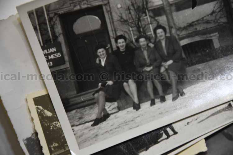 WWII BRITISH WREN PHOTO GROUPING