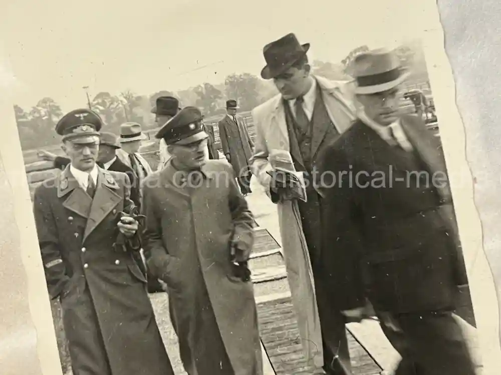 WAFFEN-SS DOCUMENT GROUPING - SS DIVISION TOTENKOPF & NORD + REICHSAMTSLEITER