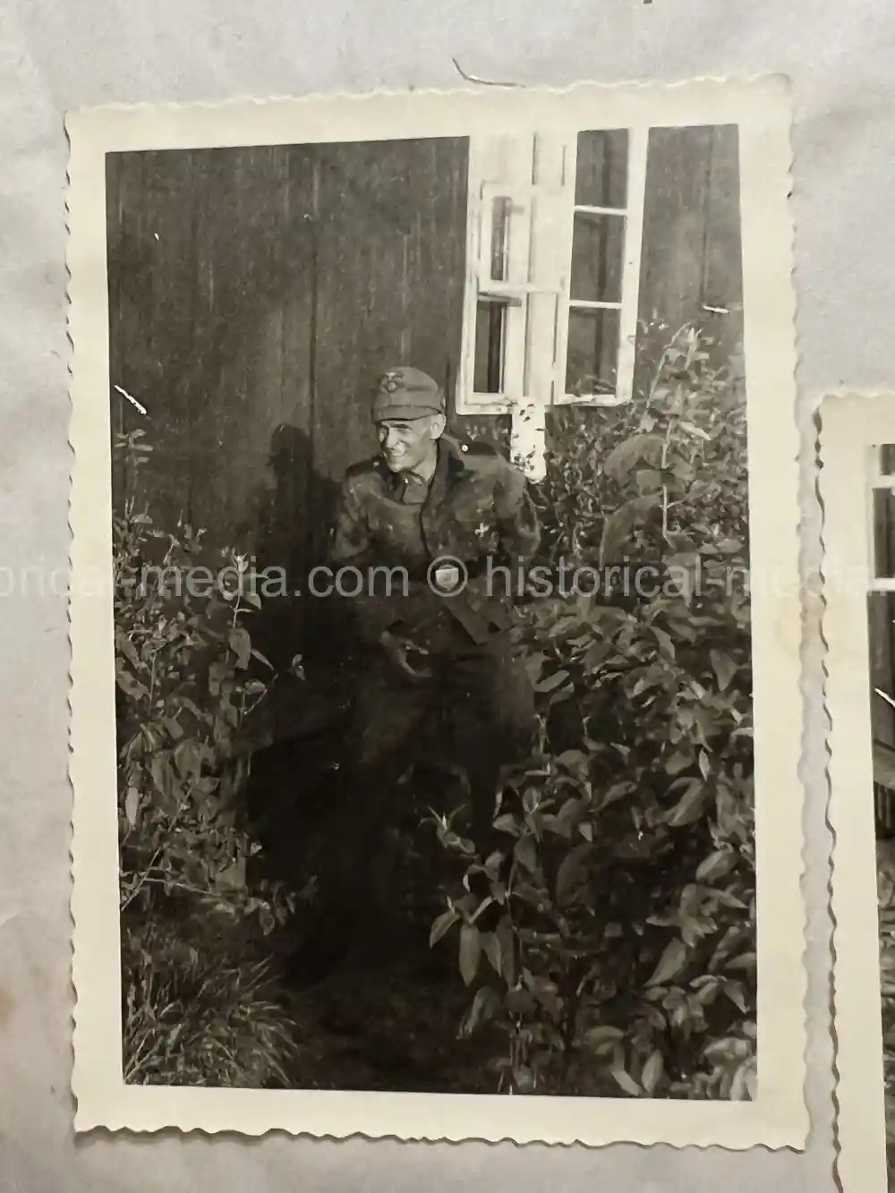 WAFFEN-SS DOCUMENT GROUPING - SS DIVISION TOTENKOPF & NORD + REICHSAMTSLEITER