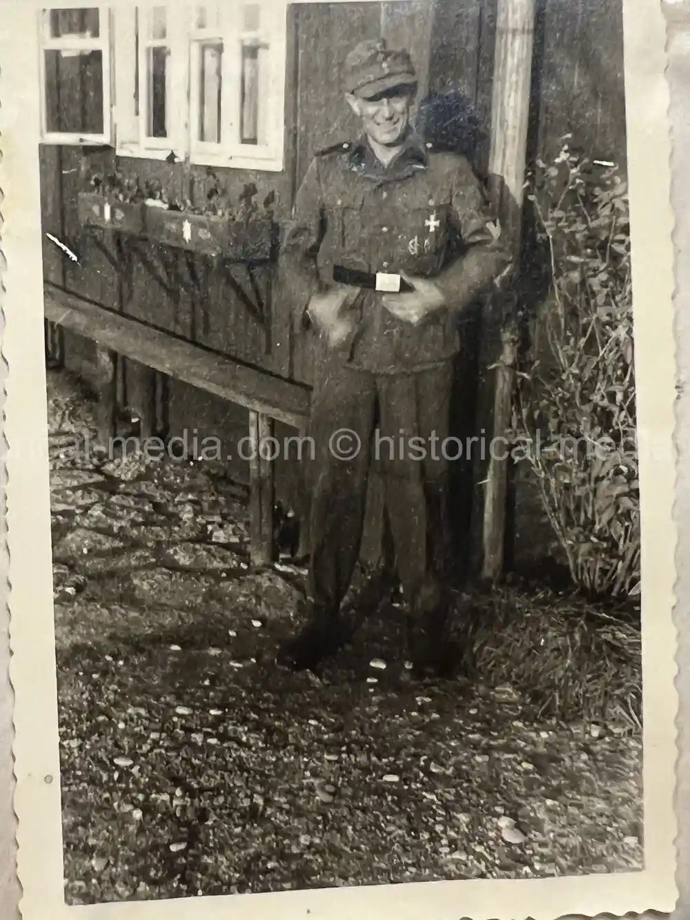 WAFFEN-SS DOCUMENT GROUPING - SS DIVISION TOTENKOPF & NORD + REICHSAMTSLEITER