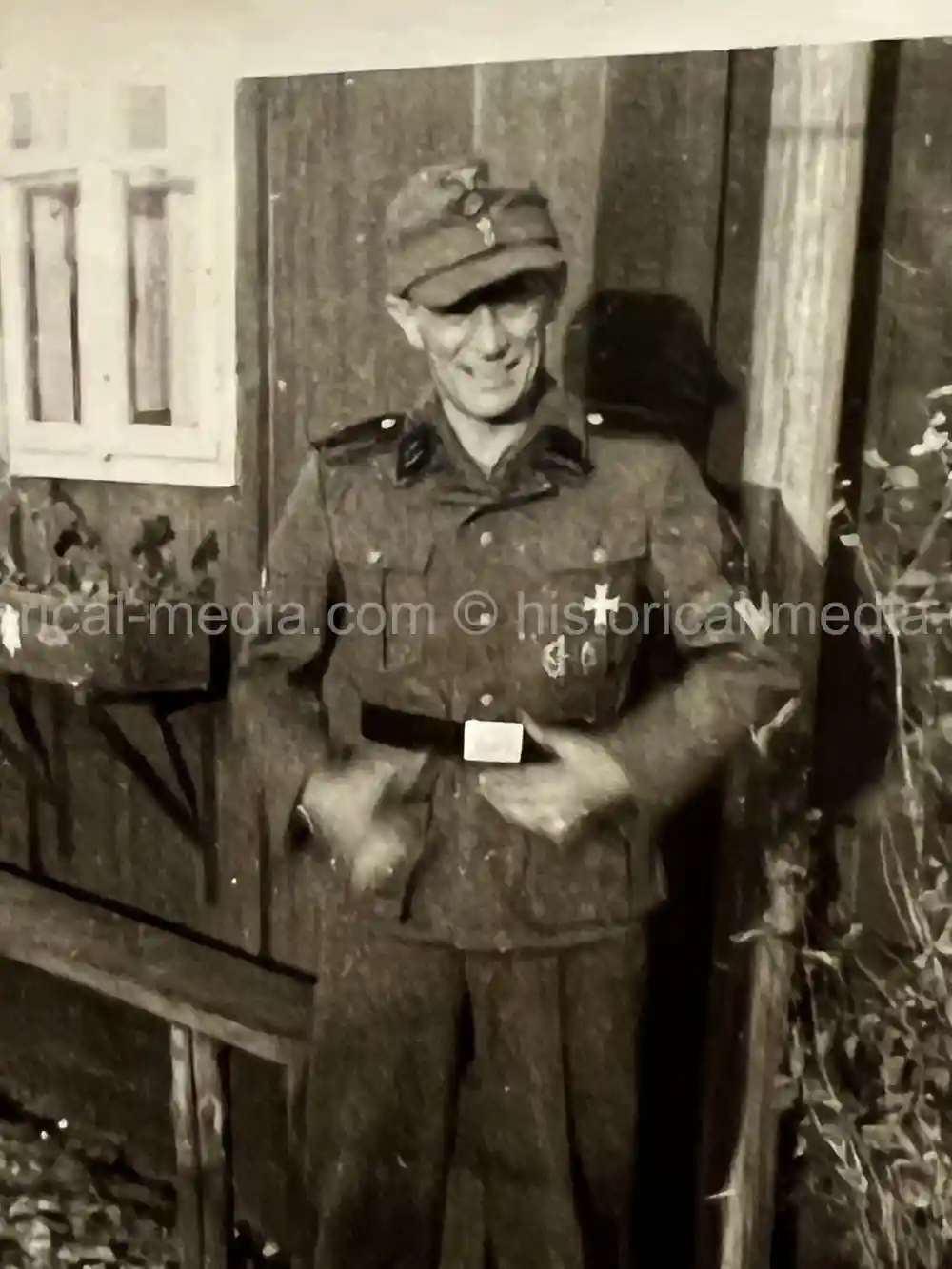 WAFFEN-SS DOCUMENT GROUPING - SS DIVISION TOTENKOPF & NORD + REICHSAMTSLEITER