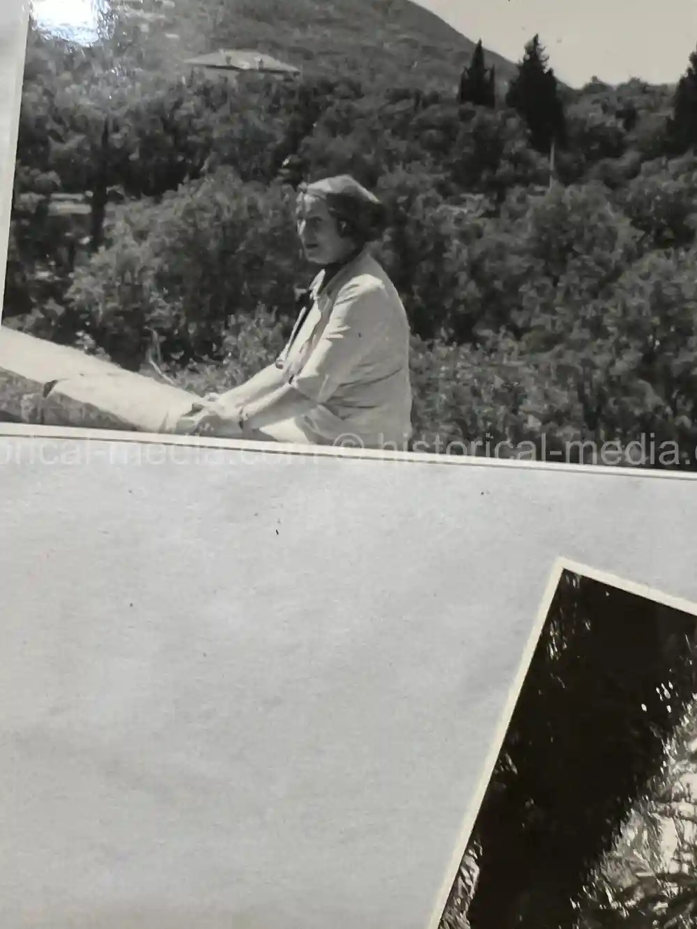 WAFFEN-SS DOCUMENT GROUPING - SS DIVISION TOTENKOPF & NORD + REICHSAMTSLEITER