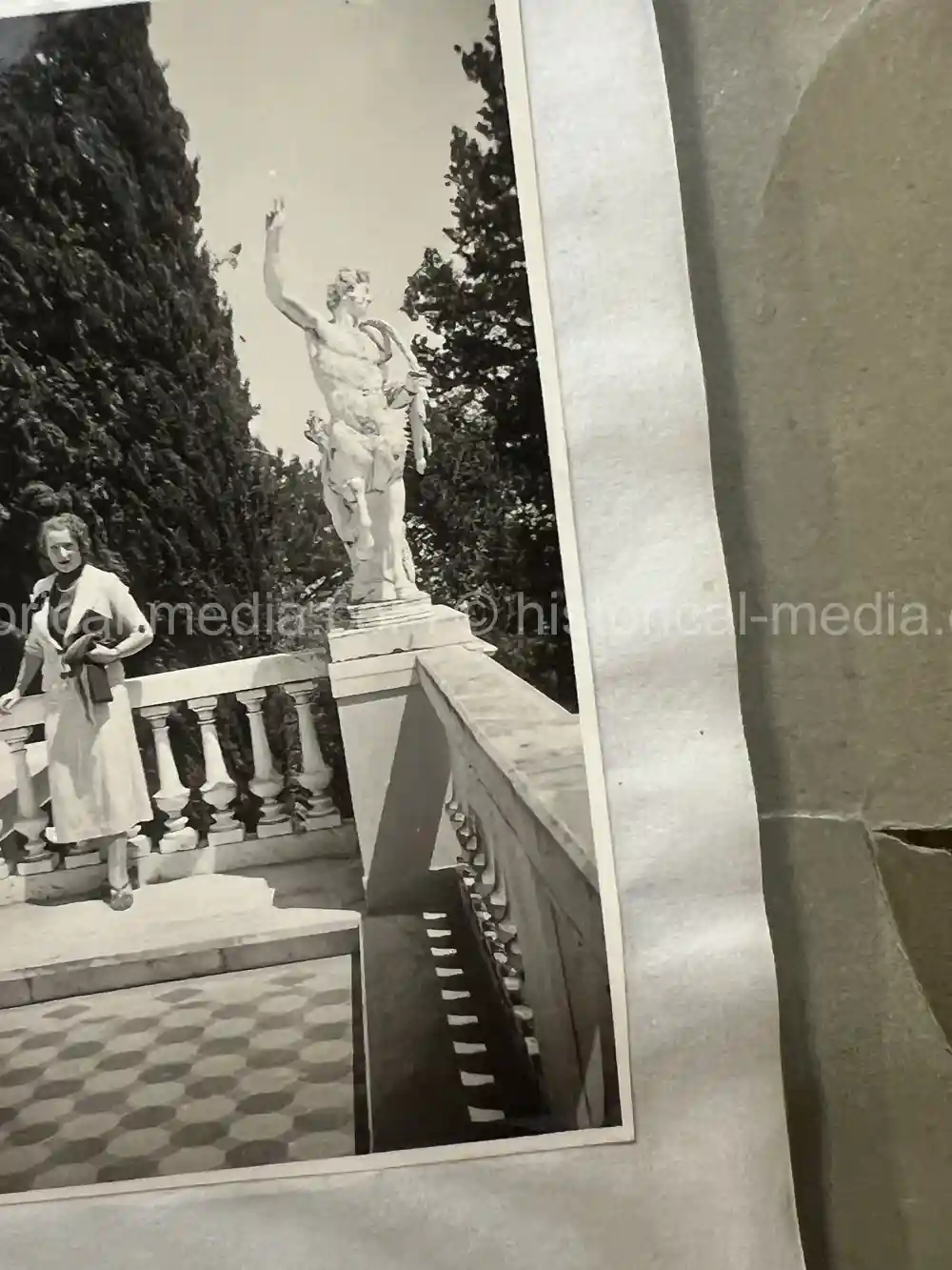 WAFFEN-SS DOCUMENT GROUPING - SS DIVISION TOTENKOPF & NORD + REICHSAMTSLEITER