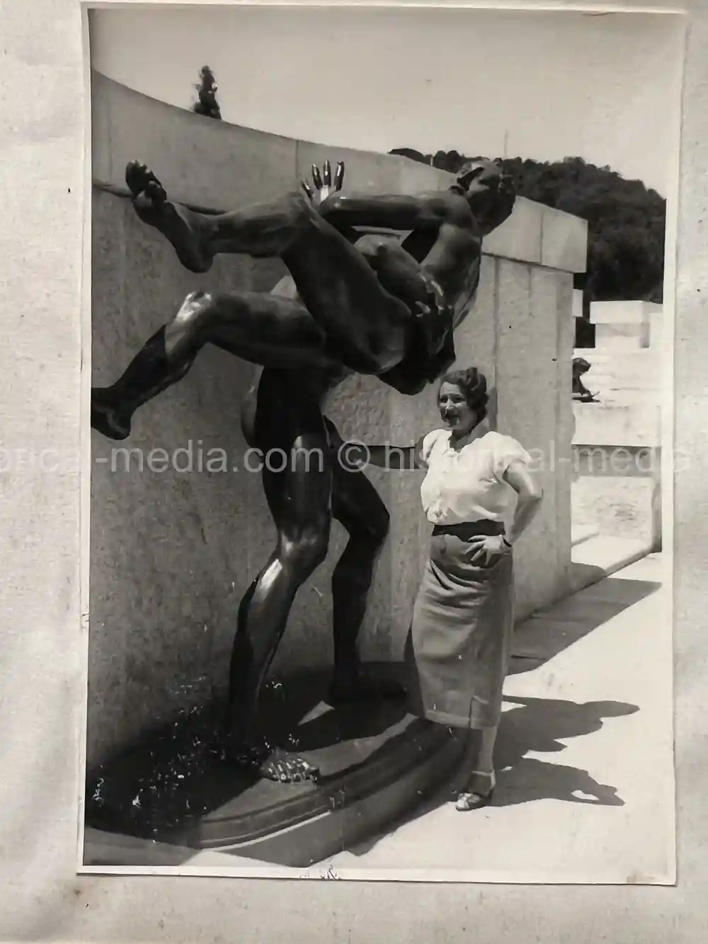 WAFFEN-SS DOCUMENT GROUPING - SS DIVISION TOTENKOPF & NORD + REICHSAMTSLEITER