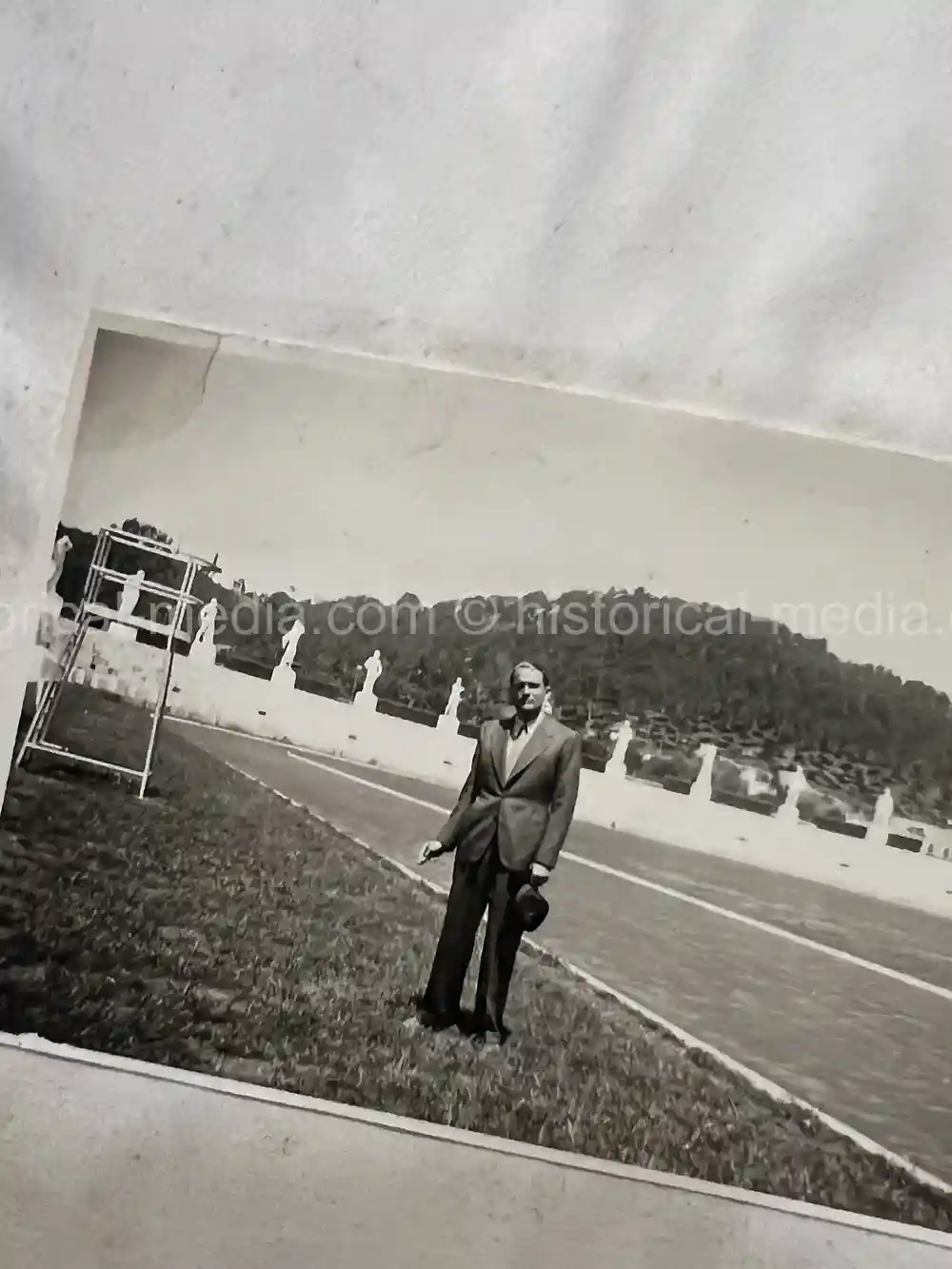 WAFFEN-SS DOCUMENT GROUPING - SS DIVISION TOTENKOPF & NORD + REICHSAMTSLEITER