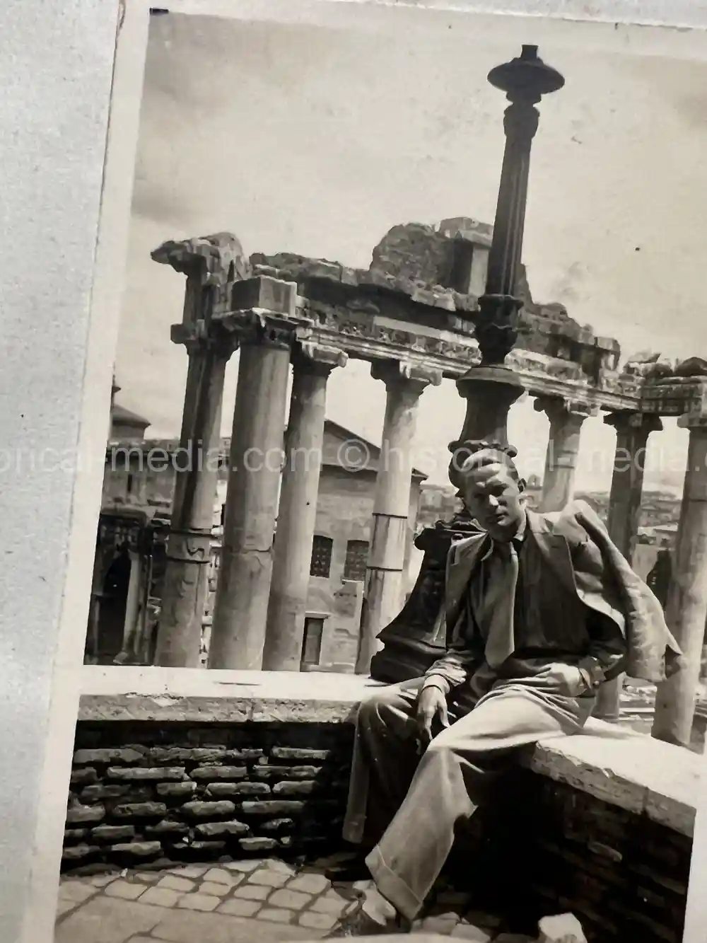 WAFFEN-SS DOCUMENT GROUPING - SS DIVISION TOTENKOPF & NORD + REICHSAMTSLEITER